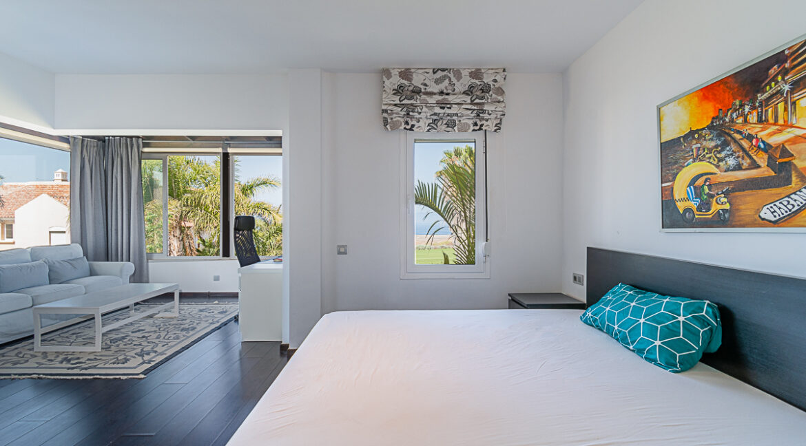 Villa-Golf-Adeje-Bedroom1-Tenerife-1
